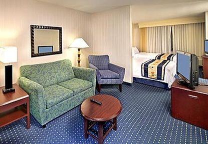 Springhill Suites By Marriott Waterford / Mystic New London Room photo